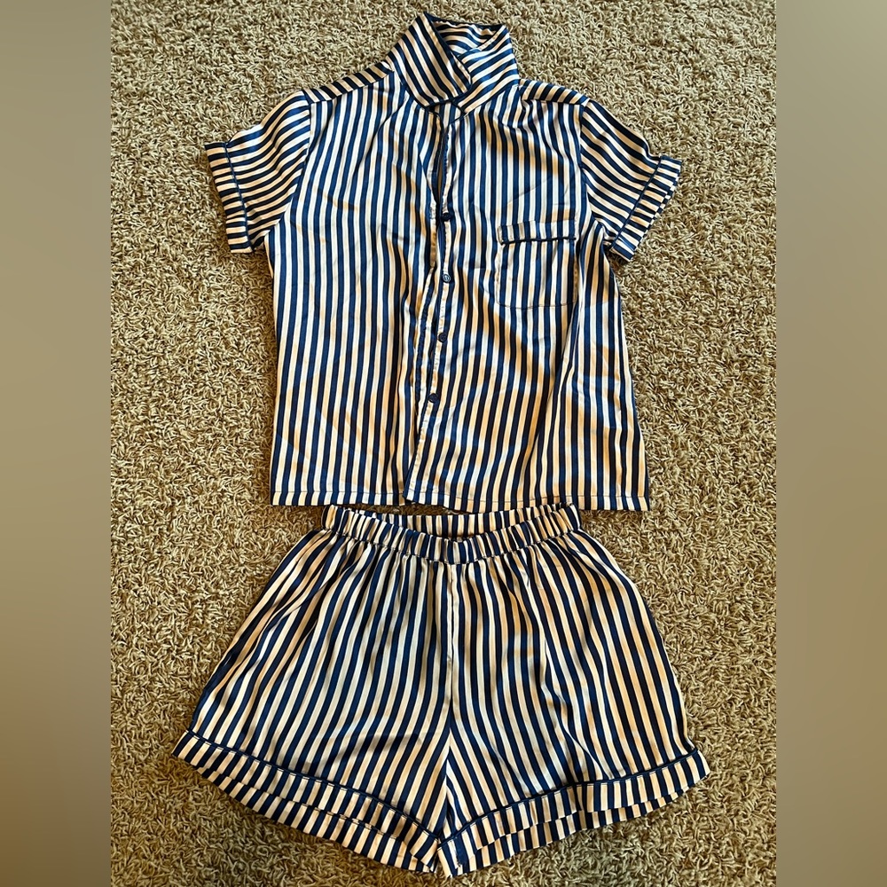 PrettyLittleThing Navy Jacquard Stripe Piping Short PJ Set Women’s Size 4.